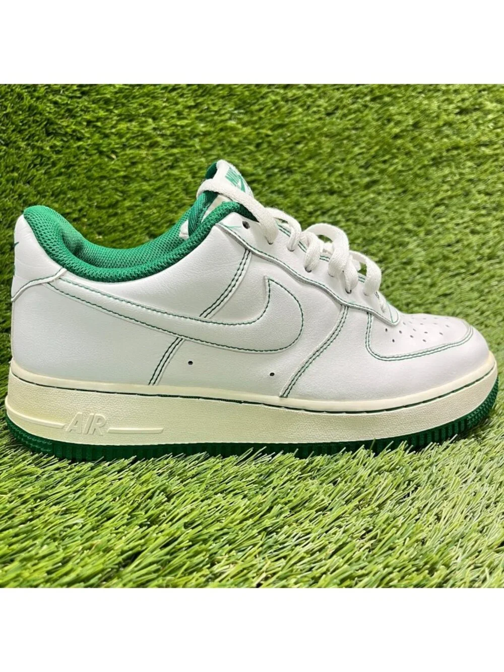 Nike Air Force 1 Low Mens Size 8 White Green Athletic Leather Shoes Sneakers